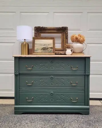 3-Drawer Green Eastlake Dresser