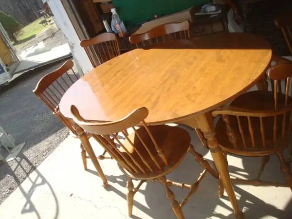 table w/ 6 chairs