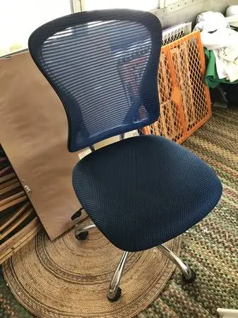 OFFICE CHAIR