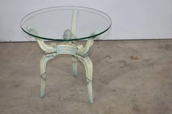 Vintage Baroque Carved Side Table w/Round Glass Top(delivery available