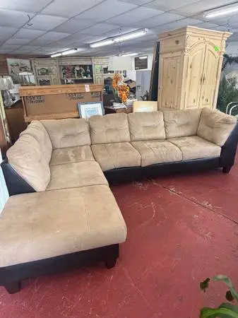 Two-Tone L-Shaped Sectional Sofa with Chaise – Tan & Black