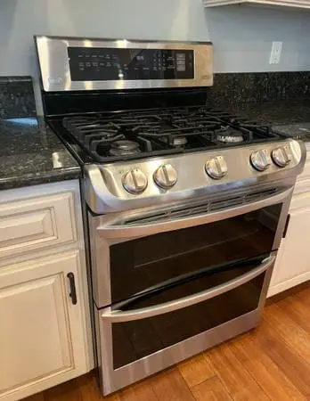 Gas oven stove