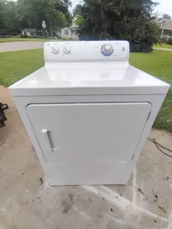 GE SUPER CAPACITY ELECTRIC DRYER. WORKS LIKE NEW!