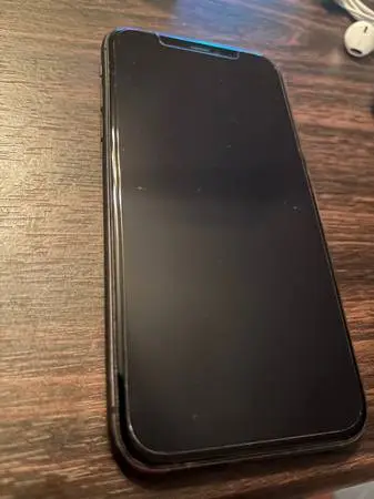 UNLOCKED BLACK IPHONE 11 128GB AND OTTERBOX DEFENDER CASE!!!!!!!!!!!!!