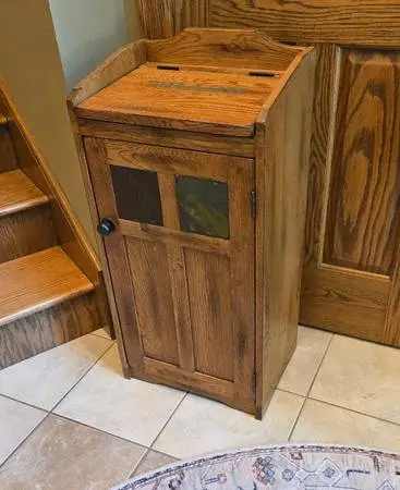 Oak-Wooden Tilt-Up Trash Bin