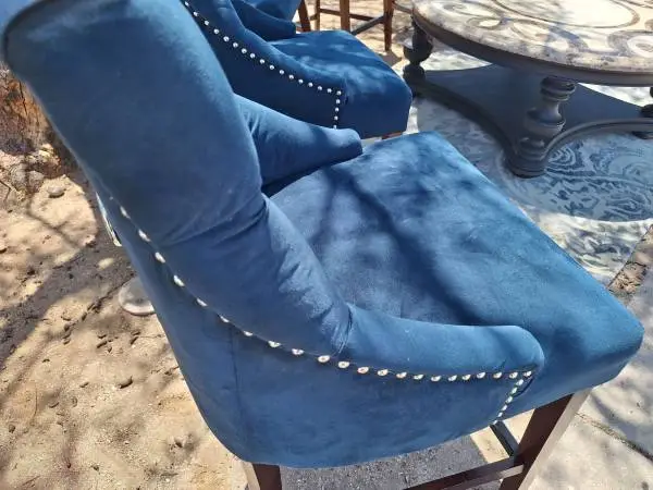 BEAUTIFUL CHAIRS FOR BAR OR DINING