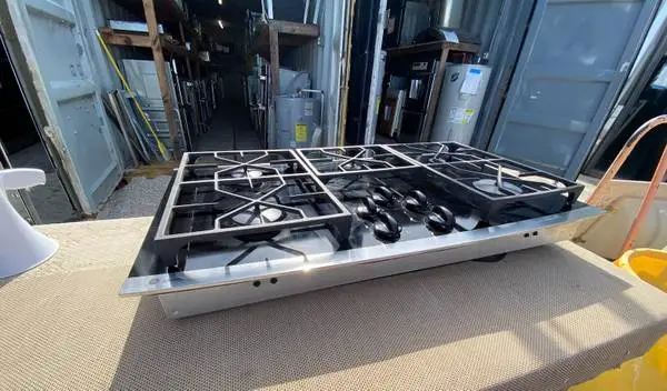 SS GE Monogram Gas on Glass Cooktop Model #ZGU36KSK3SS Used