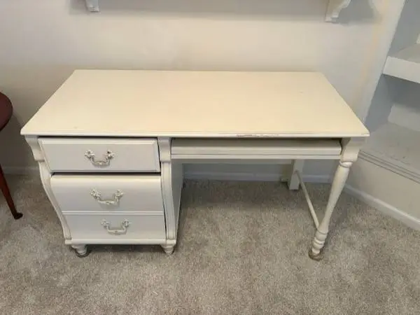 Beautiful White Country Desk - Excellent Condition