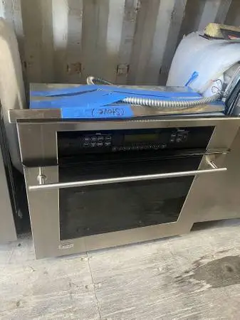 SS GE Monogram Electric Wall Oven 4.4 Cu Ft Model #ZET938SMSS Used