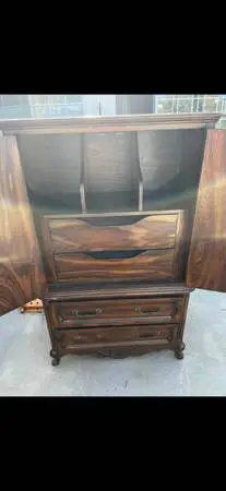 GOTTA GO!!  Best reasonable offer.       VINTAGE all WOOD dresser