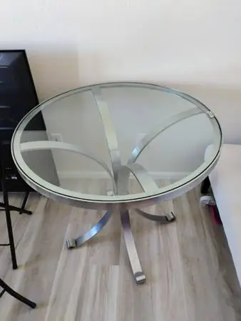 Stainless Steel Modern Round Style 32 Table w/ 36 Thick Glass Top
