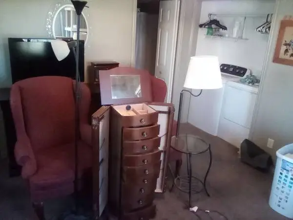 Large jewelry box & tables