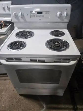 GE electric stove/range