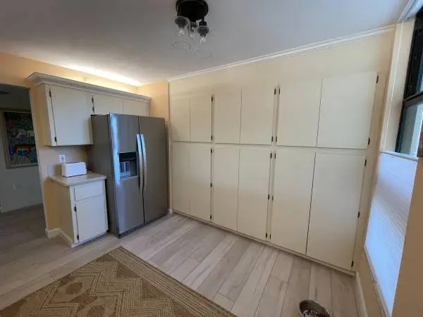 Whirlpool Kitchen Appliances  Like New