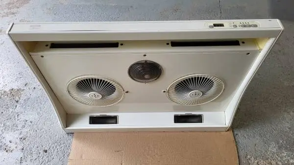 Zephyr Range Hood