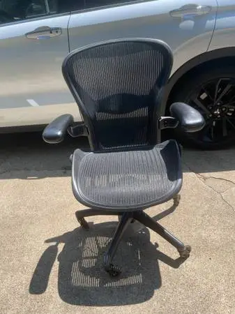 B Size Herman Miller Aeron Chair Loaded w/inline skate wheels