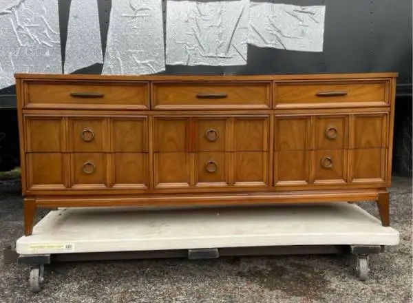 Mid Century Modern 9 dawer Dresser/Credenza/Media center Dixie.