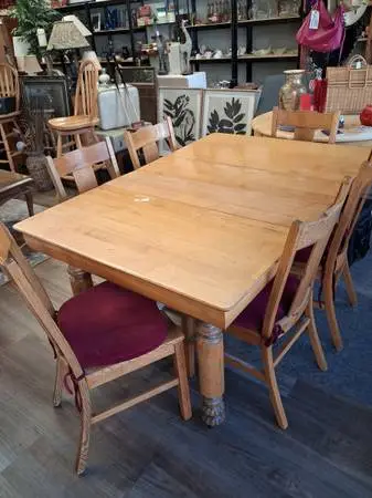 Table  and chairs