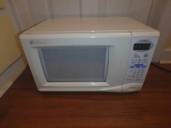 Microwave - Daewoo, White; Delivery Possible
