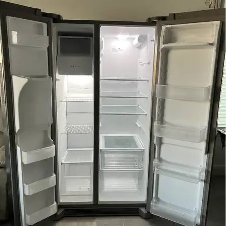 ⭐️ Frigidaire Stainless Side by Side Fridge ⭐️