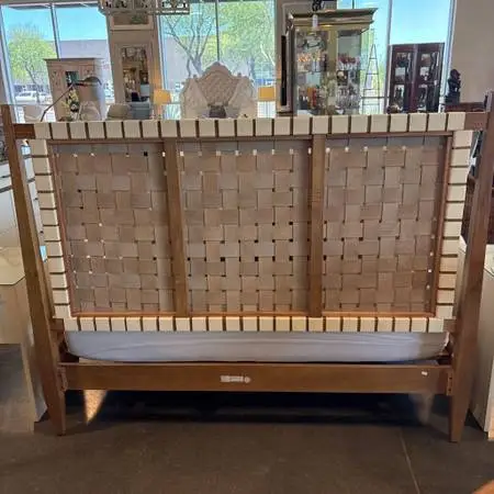 Crate & Barrel Queen Rio Bed W/ White Leather- 63X86X5.5H
