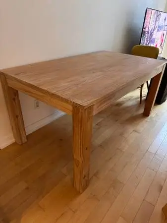 Beautiful Solid Pine Dining Table „Montauk“ in Driftwood Finish