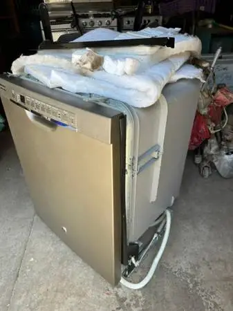 Stainless steel 30 GE dishwasher, like new