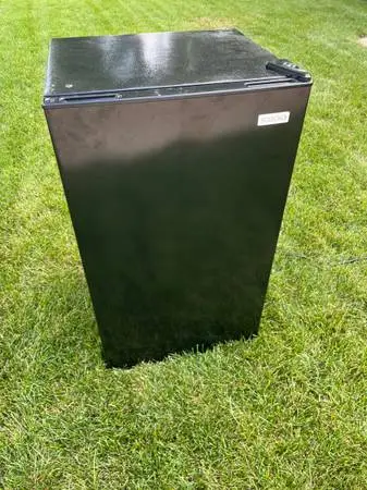 IGLOO mini fridge