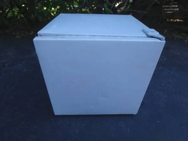 Mini Refrigerator - Camper / Dorm Size - White; Delivery Possible