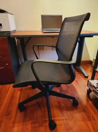 BRAND NEW COMPUTER DESK CHAIR, MESH OFFICE CHAIR