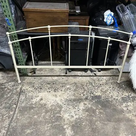 Metal White Headboard and Footboard Full Bedframe
