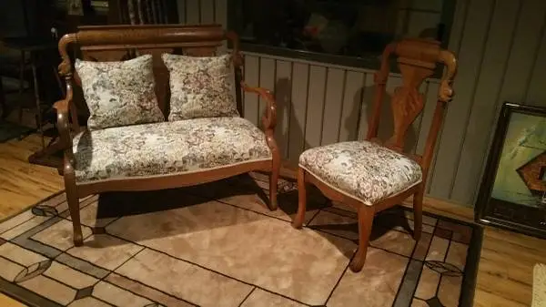 1900 Quarter Sawn Oak Settee and Chair Furniture
