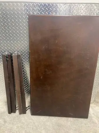 Table,Walnut,4 legs,brown,clean,hlp dlvr.