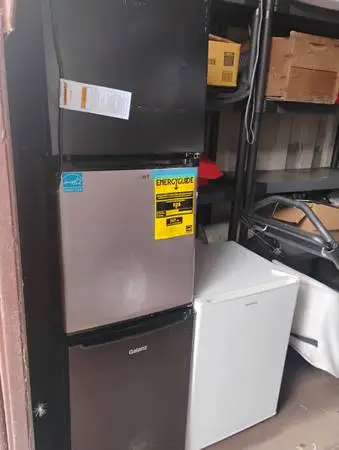 MINI FRIDGES (4)