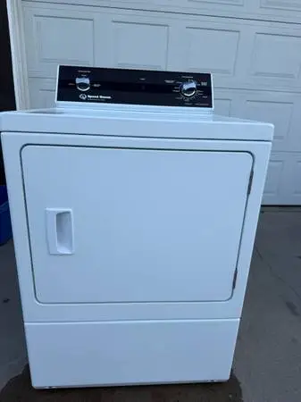 White speed queen gas dryer