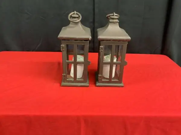 Metal lantern set of 2