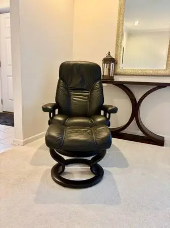 Stressless Recliner and Ottoman GREAT SHAPE!!
