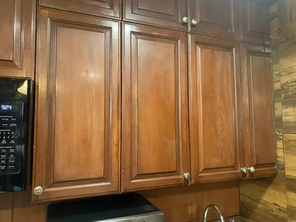 GARAGE STORAGE SHELVES/CABINETS
