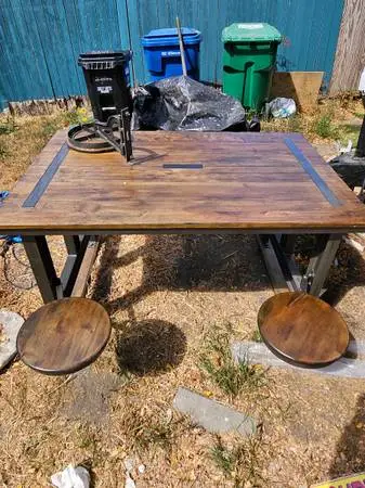Wonderful rustic kitchen farmhouse table 4 swing out stools