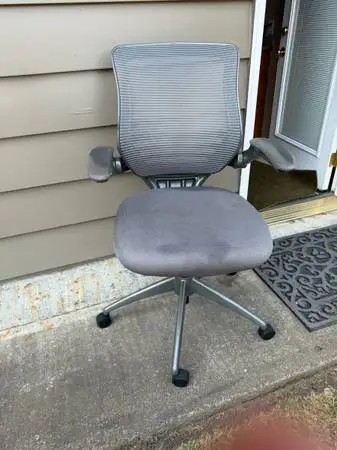 REALSPACE CALUSA MESH MID-BACK MANAGERS OFFICE DESK CHAIR