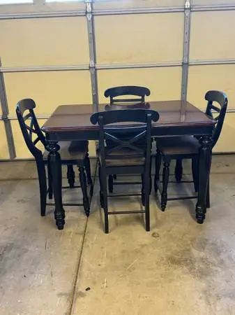 Table & Chair Set