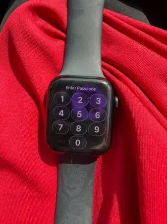 Essentially new Apple Watch SE 3 Cellular