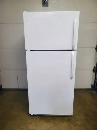 Refrigerator 17 cubic feet