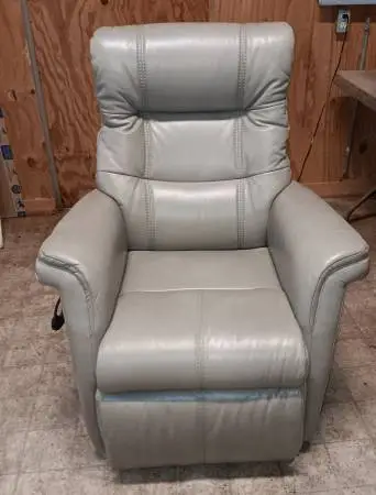 POWER LIFT & RECLINER BEIGE