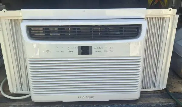 Frigidaire AC. EX Condition. Works Great