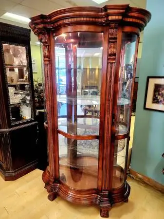 Pulaski Empire Serpentine Front Cherry Curio Display Cabinet