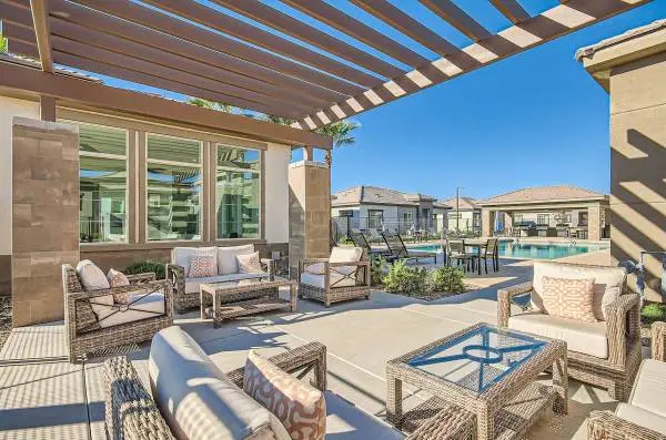 **Open House Saturday 8/1**Pet Park, 2/bd