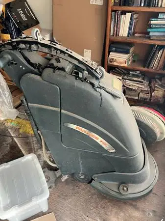 Floor buffer Triple S Commercial Panther 18c