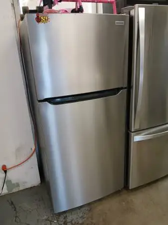 New ! Frigidaire stainless steel top freezer refrigerator