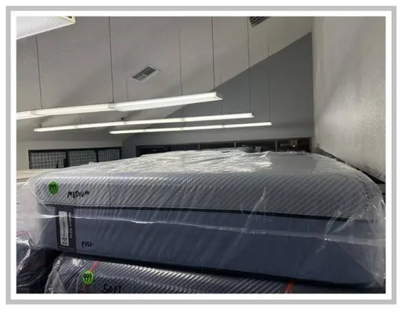 FULL SIZE SEALY POSTUREPEDIC PLUS HYBRID MATTRESS & BOX SPRING BED SET